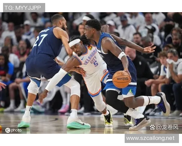 2016年季后赛雷霆与小牛激战回顾：一场精彩的篮球对决与历史瞬间